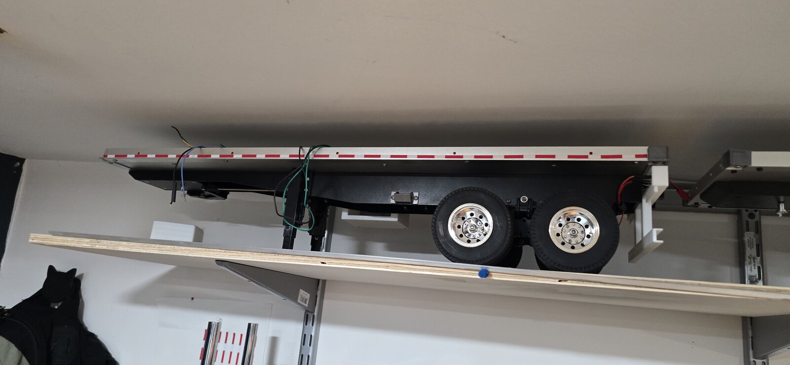 Flat bed